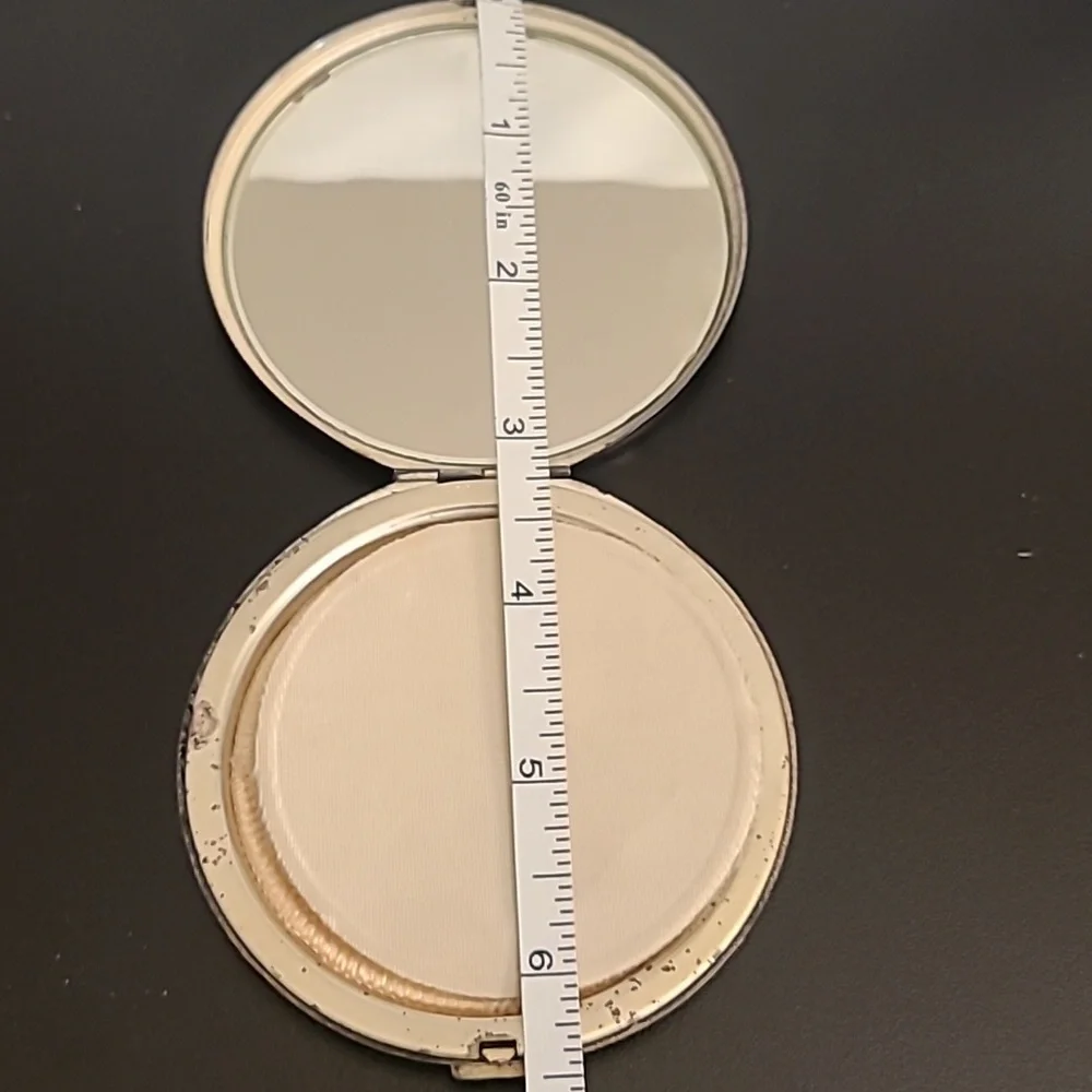 Vintage powder compact